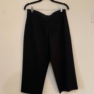 Aritzia Babaton cropped pant -black